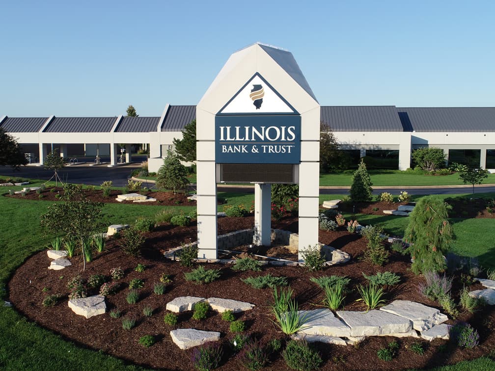 Illinois Bank Trust Beautification
